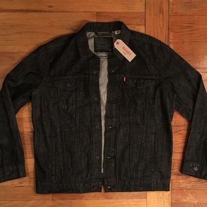 ❗️SOLD Levi’s Dark Denim Men’s Trucker Jacket New